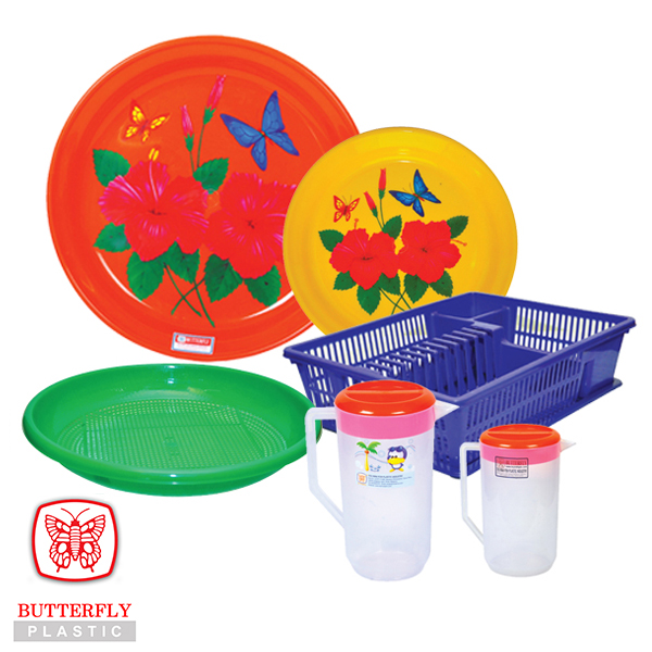Plastic serving trays, a basket, and mugs with lids